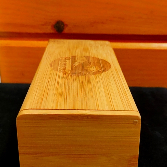 White Elepaio Sunglasses - Picture 2 of 9